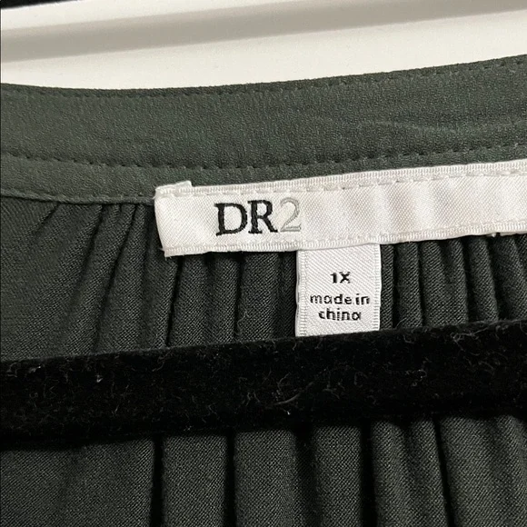 DR2 Women's Classic Forest Green Blouse - Picture 2 of 3